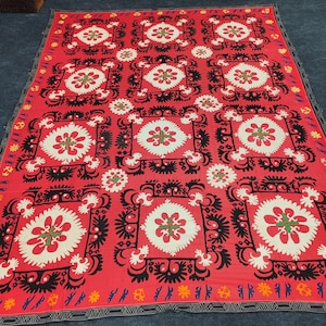 Antique embroidery, Suzani, antique suzani, antique textile, embroidery textile, embroidery bedspread, antique embroidery, 7&#39;11x10&#39;2 feet&#39;s