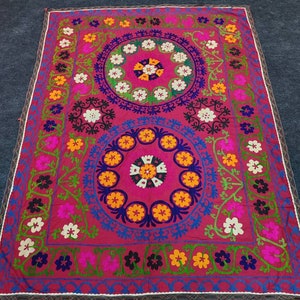 Suzani, embroidery, Uzbek embroidery, Uzbek suzani, antique textile, decorative textile, decorative embroidery, antique decorations, Silk