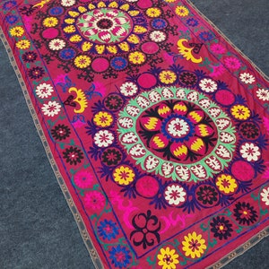 Suzani, embroidery, Uzbek embroidery, Uzbek suzani, antique textile, decorative textile, decorative embroidery, antique decorations, Silk
