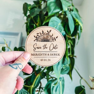 Magneti nuziali girasole salva la data / set personalizzato salva la data in legno / invito a nozze / magnete personalizzato in legno di quercia inciso al laser