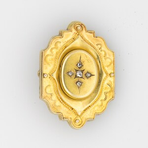 Victorian Gold Filigree Brooch with 5 Diamonds