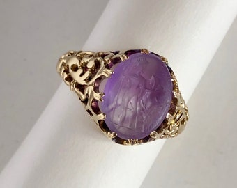 Gold Ring with Intaglio  carved on Amethyst