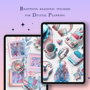 Könnte beinhalten: Zwei digitale Tablet-Bildschirme, die farbenfrohe, 3D-Sticker für die digitale Planung zeigen. Die Sticker beinhalten ein Mikrofon, Kopfhörer, einen Gamecontroller, einen Roboter, ein Auto und ein Herz.
