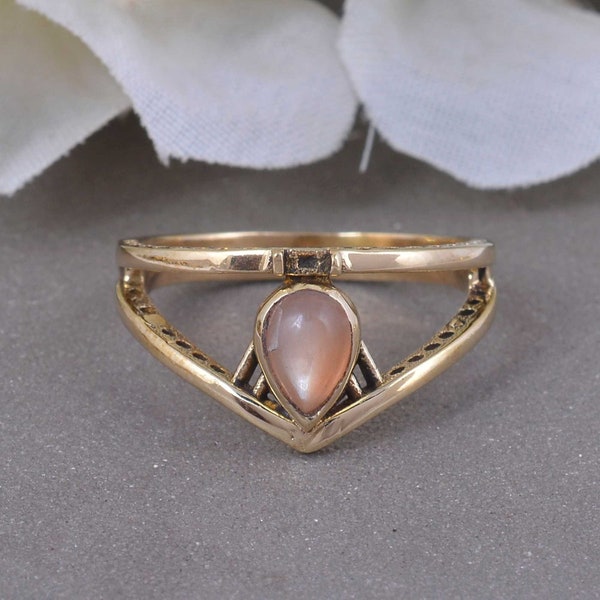 Natural Peach Moonstone Ring, August Birthstone ring, Boho Rings, Minimalist Ring, Gifts For Her, wedding Ring, Vintage Ring, Handmade Ring