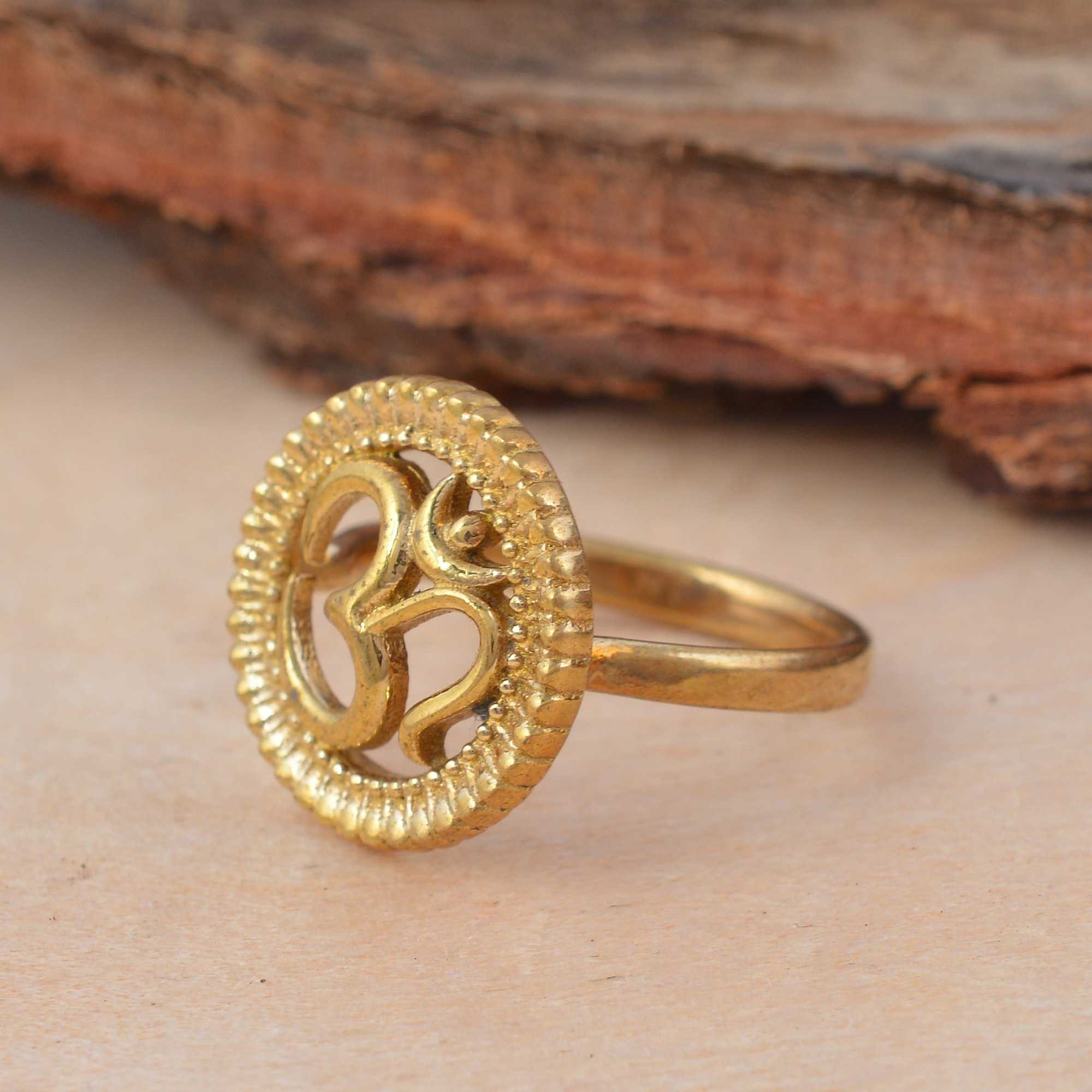 Men's 10k Yellow Gold Textured Band Hindu Om (Aum) Yoga Ring (Size  4)|Amazon.com