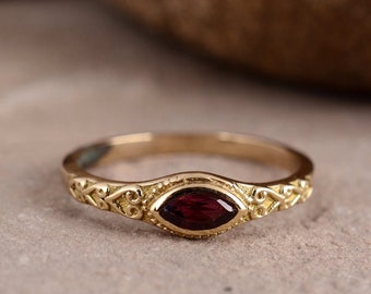 Anello in ottone, Anello granato rosso, Gioielli minimalisti, Anello anniversario, Anello vintage, Anello nuziale, Anello fatto a mano, Anello Deco, Regalo per lei