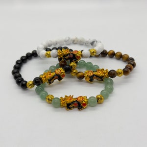 Natürliche Multi Jade / Tigerauge / Schwarzer Obsidian / Weißer Türkis Perle mit 24 k Gold Pixiu Armband - 8 mm Perle - 6,5 Zoll Länge - Premium-Qualität