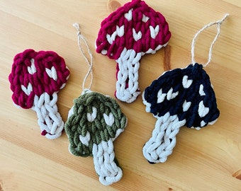 Ornament Pattern Download // PATTERN: Toadstool Ornaments // Alize Puffy More // Bernat Graph It // Loop Yarn Pattern // Christmas / Holiday