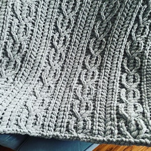 Blanket Pattern Download // PATTERN: Interlocking Cable Chain Blanket // Loop Yarn // Finger Knitting // Chunky Knit Throw // Celtic Cable