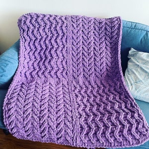 Blanket Pattern Download // PATTERN: Squiggly Squares Baby Blanket // Loop Yarn Pattern // Finger Knit // Chunky Knit Throw // Alize Puffy