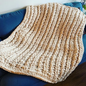 Blanket Pattern Download // PATTERN: Hitch Knot Blanket // Loop Yarn Pattern // Finger Knitting // Chunky Knit Throw // Rope Hitch Blanket