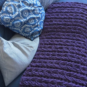 Blanket Pattern Download // PATTERN: Caterpillar Cable Throw Blanket // Loop Yarn Pattern // Finger Knitting // Chunky Knit Blanket // DIY