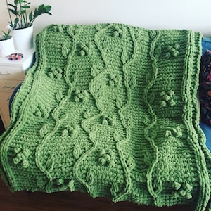 Blanket Pattern Download // PATTERN: Flowered Vines Blanket // Loop Yarn Pattern // Finger Knitting // Cozy Throw // Chunky Knit Blanket