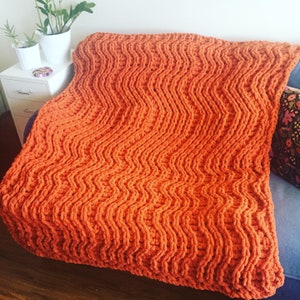Blanket Pattern Download // PATTERN: Wavelength Throw Blanket // Loop Yarn Patterns // Finger Knitting // Chunky Knit Blanket // Squiggle
