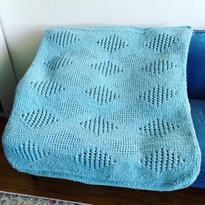 Blanket Pattern Download // PATTERN: Diamond Eyelet Blanket // Loop Yarn Pattern // Finger Knit // Chunky Knit Throw // Alize Puffy Fine