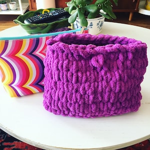 Pouch Pattern Download // PATTERN: Soft Storage Pouch // Small Loop Yarn Project // Loop Yarn Pattern // Finger Knitting // Leftover Yarn