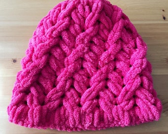 Hat Pattern Download // PATTERN: Twisted Ribbon Slouch Hat // Small Loop Yarn Project // Loop Yarn Pattern // Finger Knit // Chunky Knit Hat