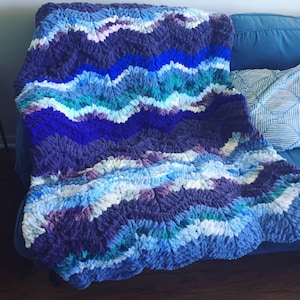 Blanket Pattern Download // PATTERN: Ripple Blanket // Leftover Loop Yarn Project // Loop Yarn Pattern // Finger Knitting // Chunky Blanket