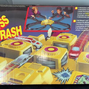 Hot Wheels Criss Cross Crash Track Set 