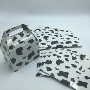 12 cow print boxes with handle , goodie boxes, candy boxes , cowboy boot print