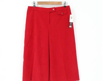 Neu mit Etikett: Briggs Crimson Red Wildleder Feel verkürzte Gaucho-Hose mit weitem Bein, 10