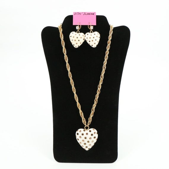 Betsey Johnson White Puffy Heart Necklace Gold Rhi