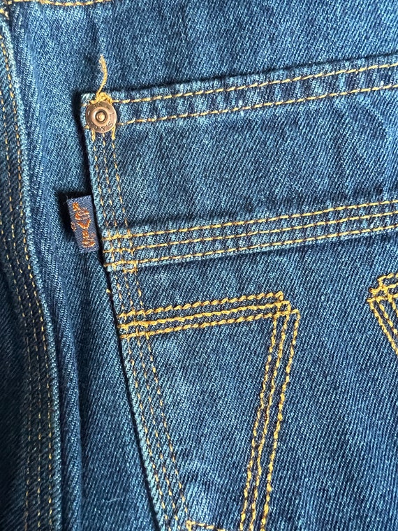 Late 70s/early 80s dark wash Levi’s Movin’On 501 … - image 8