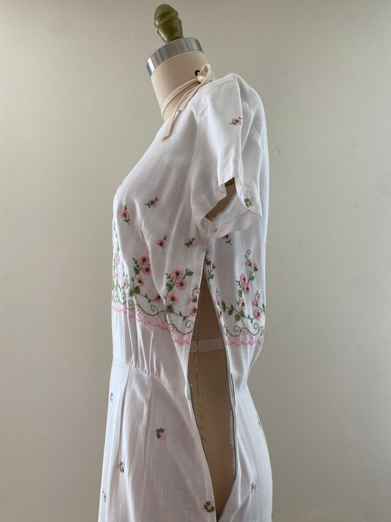 1950s embroidered floral wiggle dress by Glass Or… - image 3