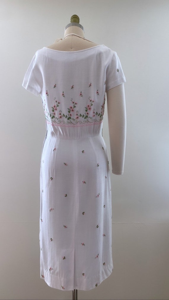 1950s embroidered floral wiggle dress by Glass Or… - image 2