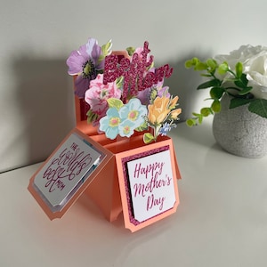 Carte de boîte pop-up personnalisée et personnalisée faite à la main pour la fête des mères.Carte de fête des mères faite à la main en couleur rose pêche