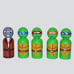 Turtles Peg Dolls&#39; Hand painted Wooden Peg Doll Toys - Dollhouse Peg Dolls, Loose Parts Play, Montessori Toys
