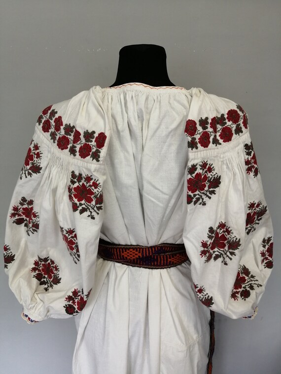Vintage traditional Ukrainian embroidered shirt V… - image 9