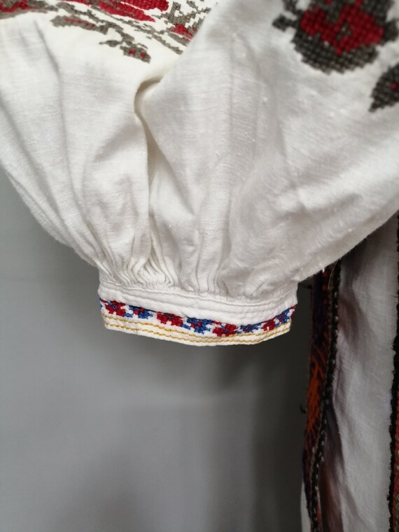 Vintage traditional Ukrainian embroidered shirt V… - image 5