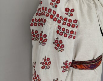 Handemade white and Red embroidered dress Ukrainian vyshyvanka in diffucult technique embroidery vintage sorochka