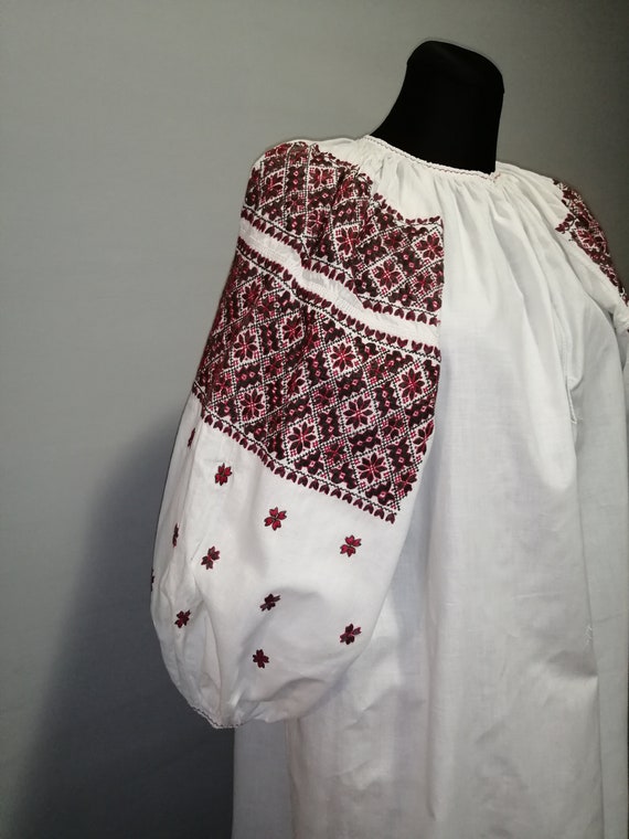 Vintage traditional Ukrainian embroidered dress Vy