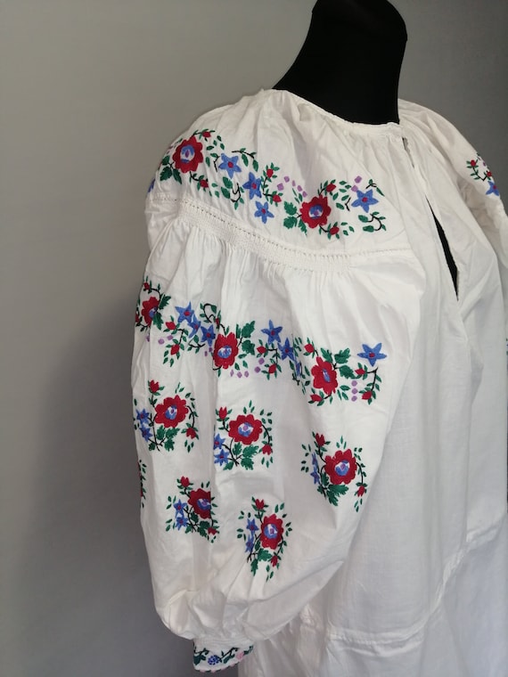 Vyshyvanka vintage Embroidered dress Ukraine Embro