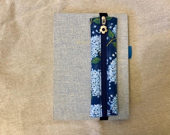 Elastisches Stifteetui mit Blumenmuster und Reißverschluss – Lesezeichentasche mit blauem Hortensienmuster für Notizbuch oder Planer