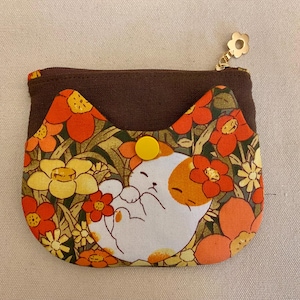 Porte-monnaie floral chat - petite pochette à fermeture éclair, sac organisateur, joli imprimé calicot chaton, cadeau pour les amoureux des chats
