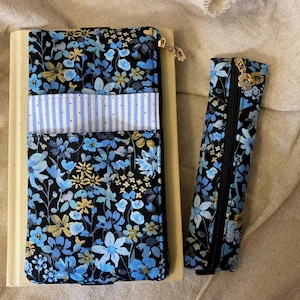 Etui met bloemenelastiek voor boekenlegger: dagboekaccessoire met ritssluiting