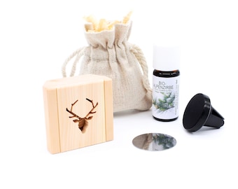 natürlicher Zirben-Lufterfrischer für Auto und Innenraum mit Magnethalterung im Set mit BIO-Zirbenöl und Duftsäckchen mit Zirbenspänen