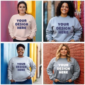 Puede incluir: Cuatro modelos llevan sudaderas con el texto "YOUR DESIGN HERE" en una fuente azul ondulada. Las sudaderas son de diferentes colores: rosa, gris claro, gris y gris oscuro. Los modelos est&aacute;n de pie frente a paredes de ladrillo.