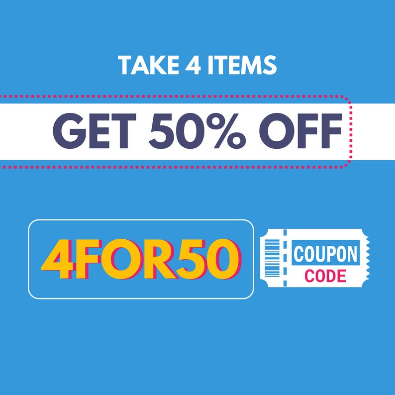 K&ouml;nnte beinhalten: Blauer Hintergrund mit wei&szlig;em Text, der "TAKE 4 ITEMS GET 50% OFF" und "4FOR50" lautet. Ein wei&szlig;er Gutschein mit schwarzem Text, der "COUPON CODE" lautet, befindet sich auf der rechten Seite des Bildes.