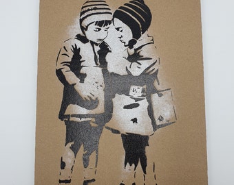 BANKSY - DISMALAND Schablone auf Karton - Two Kids - Limitiert mit Karte und Ticket (Banksy Art, Banksy Wall Art, Banksy Lithographie)