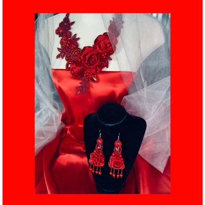 Red royal necklace, lace chic choker.