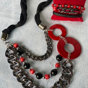 Red/Black and Silver Chain Necklace and Bracelet set. Acrylic chunky chain set.