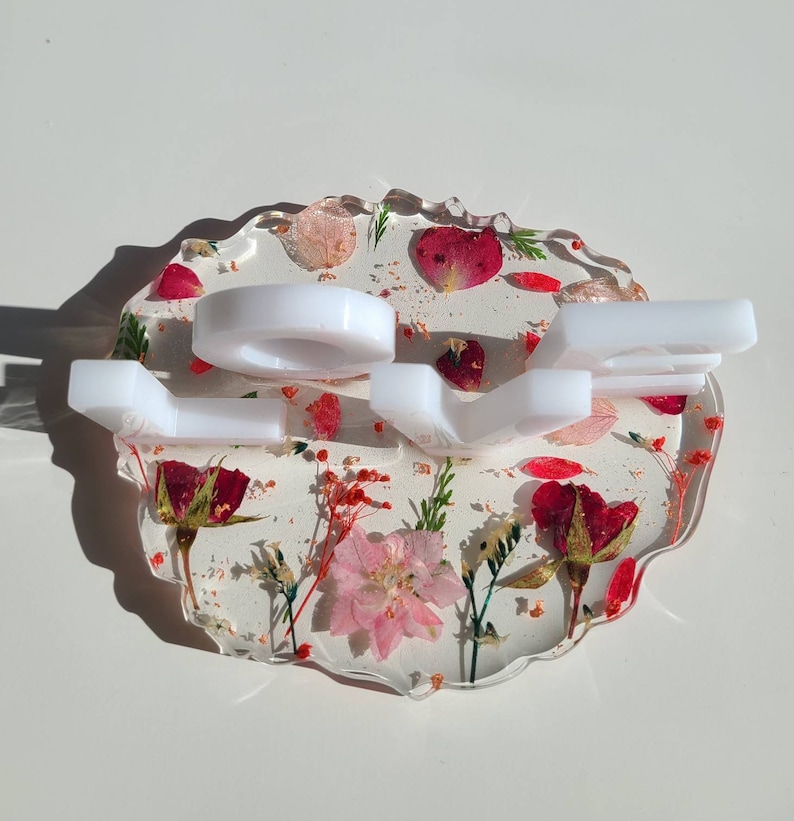 Dried Flowers Love Flower Resin Jewelry Display Gift Idea Rose Gold White Red Epoxy Resin Ring Dish Pink Vanity Decor