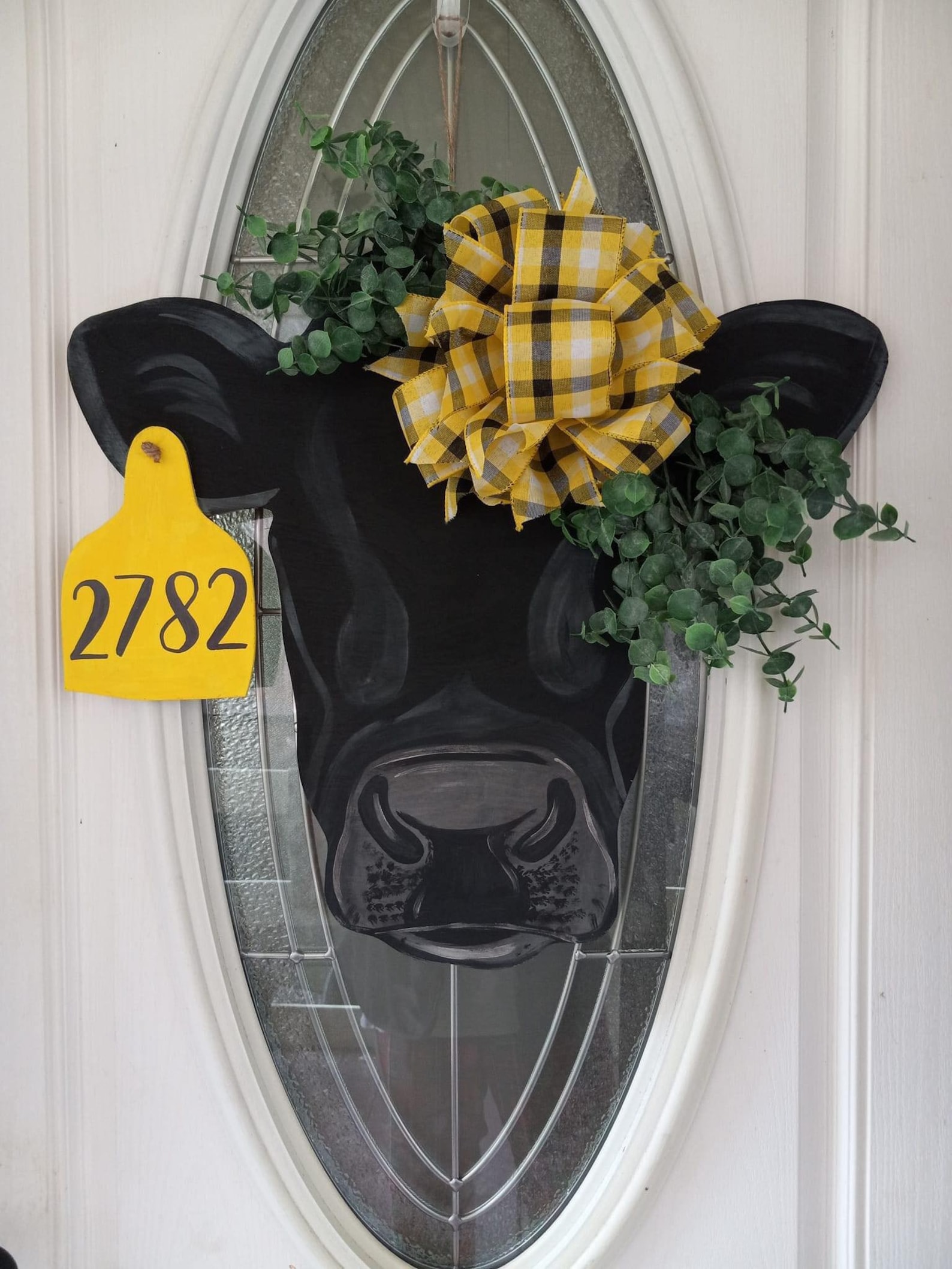 Personalized Cow Door Hanger: Farmhouse Welcome Decor
