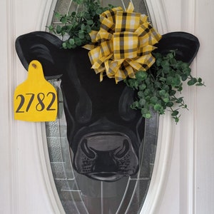 Personalized Cow Door Hanger: Farmhouse Welcome Decor