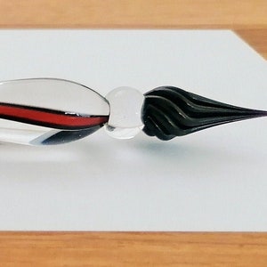 Glass quill Spiral red/white/black with black nib