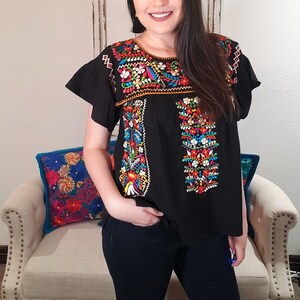 Mexican Embroidered Blouse, Black Blouse, Artisanal Mexican Blouse, Floral, Mexican Themed Party, Made in Mexico Top, 5 de Mayo, May 5th
